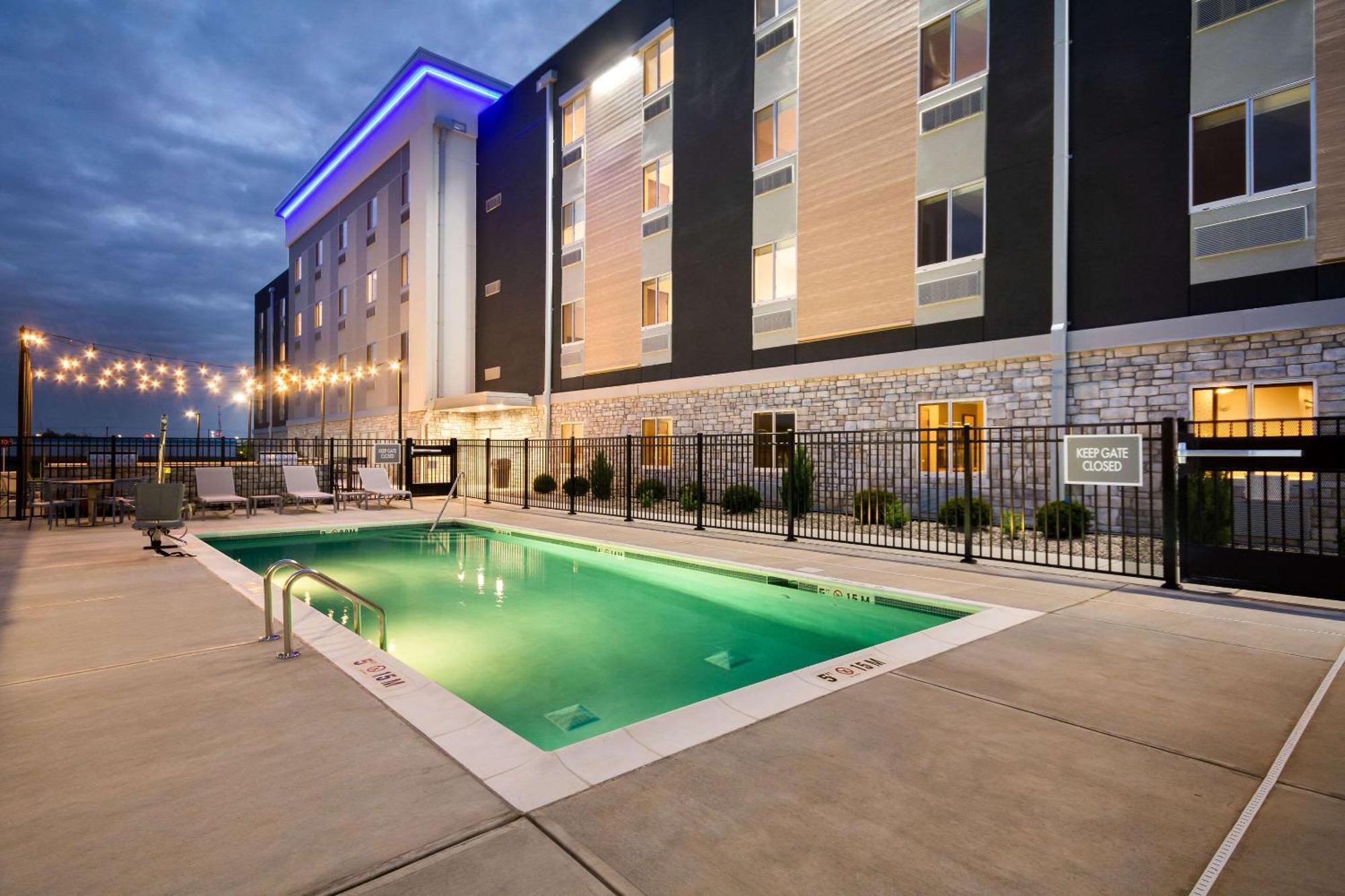 Everhome Suites Lexington - Horse Park Exterior foto